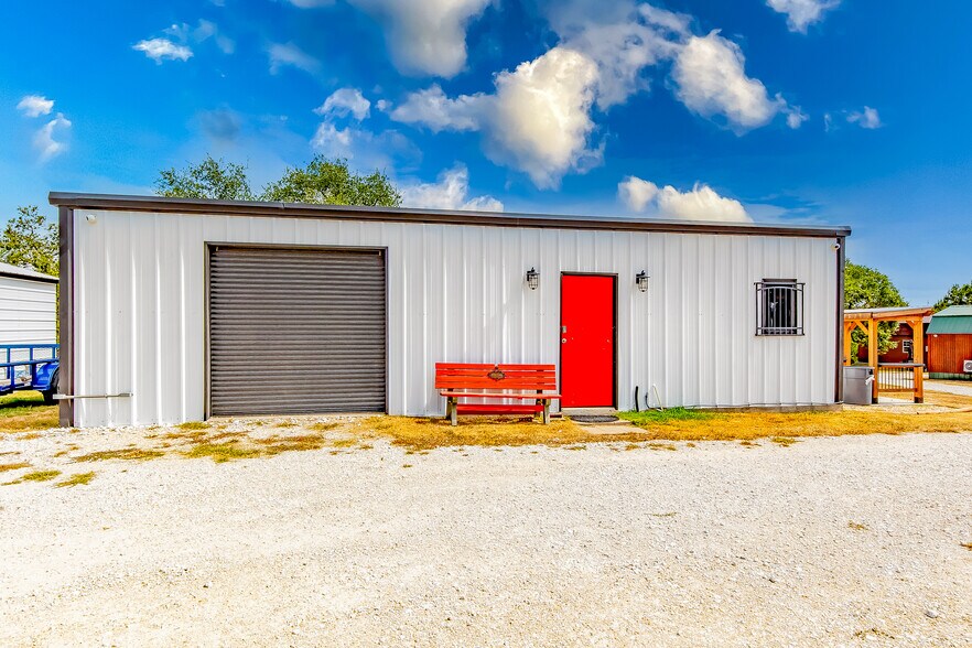 More Photos Of 200 King Ranch Rd, Gatesville Specialty For Sale