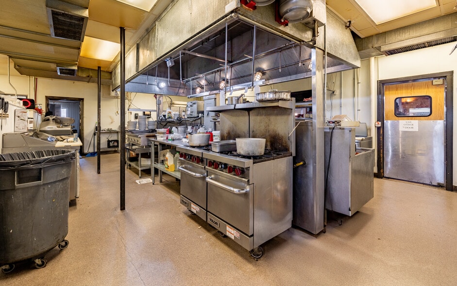 More Photos Of 1651 8th St, Cody Restaurant For Lease