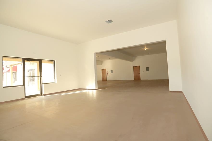 More Photos Of 40 N Main St, Miamisburg Storefront Retail Office For Sale