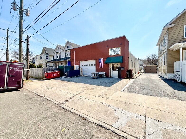 More Photos Of 34 Baxter Ave, Stamford Warehouse For Sale