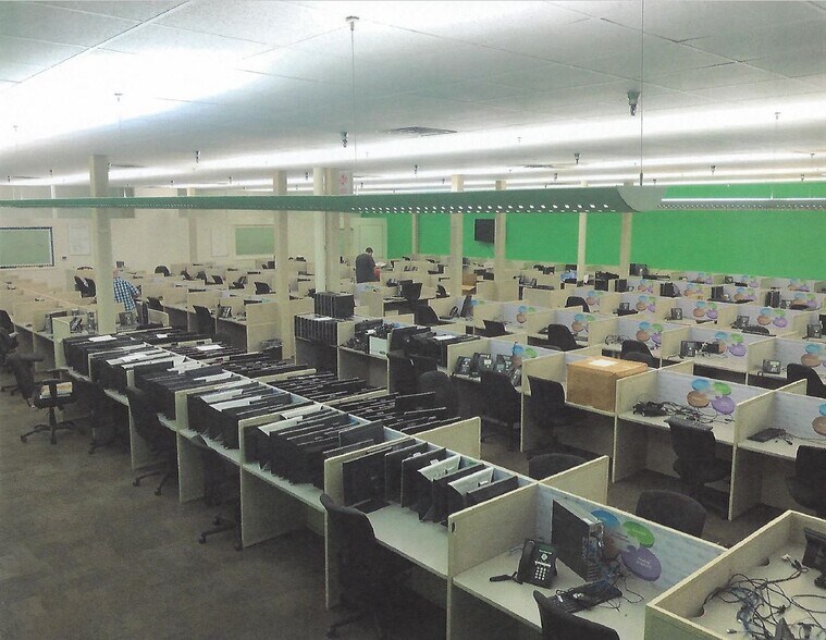 More Photos Of 216-236 Pratt St, Streator Unknown For Lease