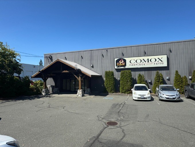 Primary Photo Of 4911 Island Hwy N, Courtenay Freestanding For Lease
