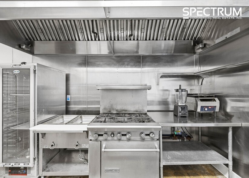 More Photos Of 11419 Santa Monica Blvd, Los Angeles Restaurant For Lease