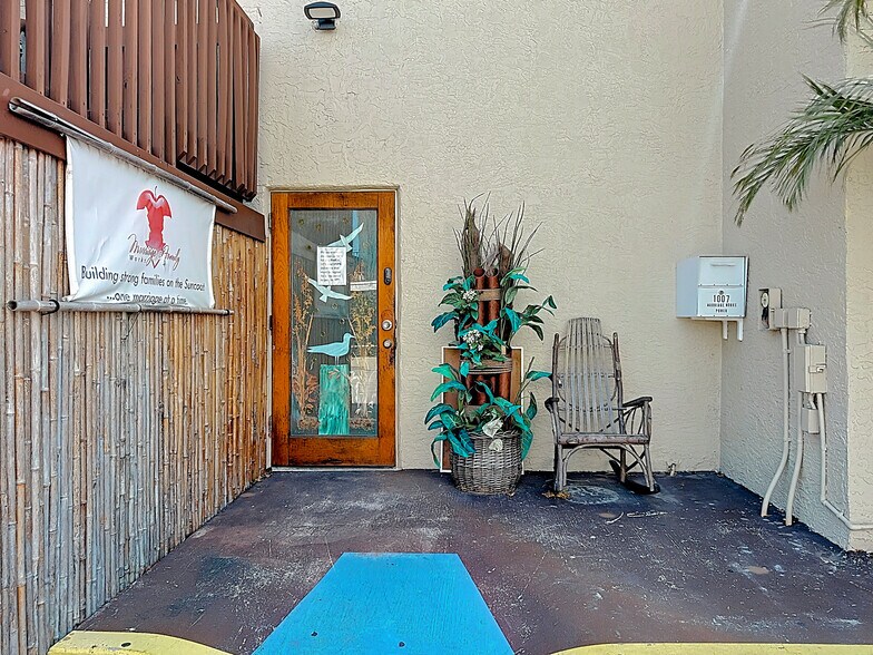 More Photos Of 1007 Manatee Ave, Bradenton Storefront Retail Office For Sale