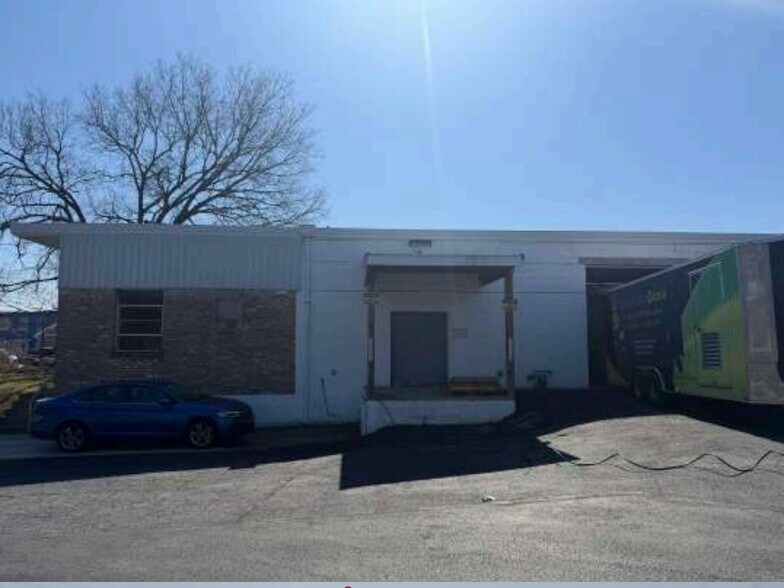 More Photos Of 111 S 10th St, Lemoyne Self Storage For Lease