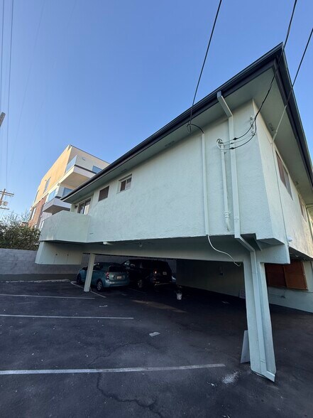 More Photos Of 726 N Alfred St, West Hollywood Apartments For Sale