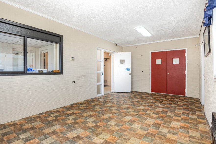 More Photos Of 420 Paul St, Rocky Mount Office For Sale