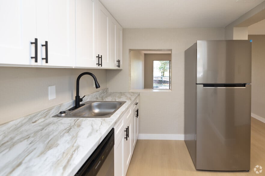 More Photos Of 2731 S Blair Stone Rd, Tallahassee Apartments For Sale