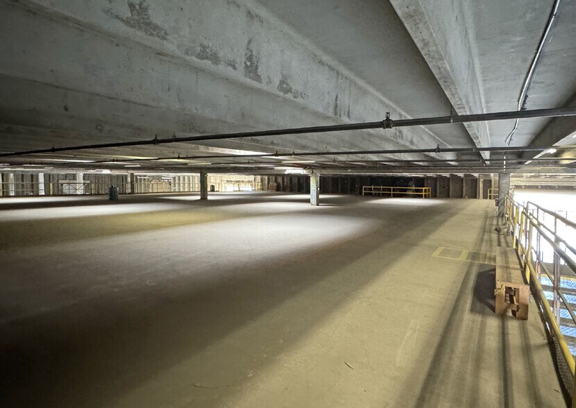 More Photos Of 4601 Paseo Del Norte NW, Albuquerque Warehouse For Lease