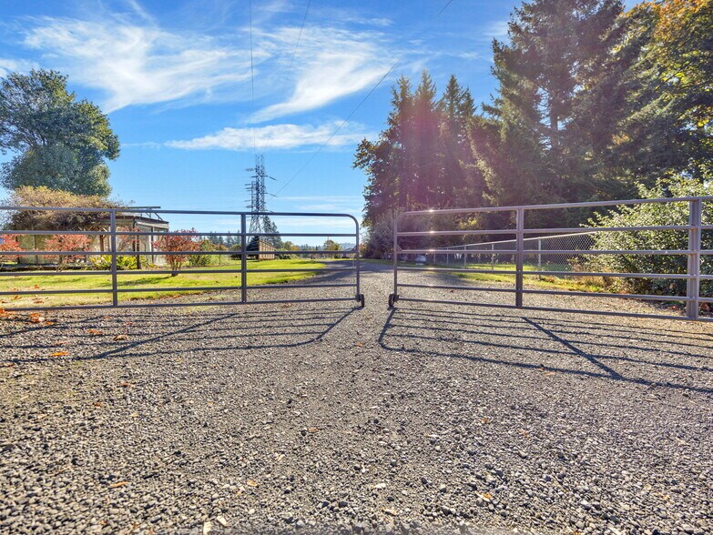 More Photos Of 44434 SE Coalman Rd, Sandy Light Manufacturing For Sale