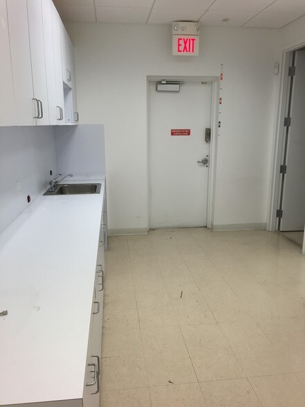 More Photos Of 3155-3556 W Hillsboro Blvd, Deerfield Beach Unknown For Lease