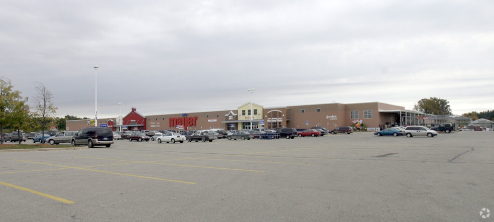 Primary Photo Of 606 S Greenville West Dr, Greenville Supermarket For Lease