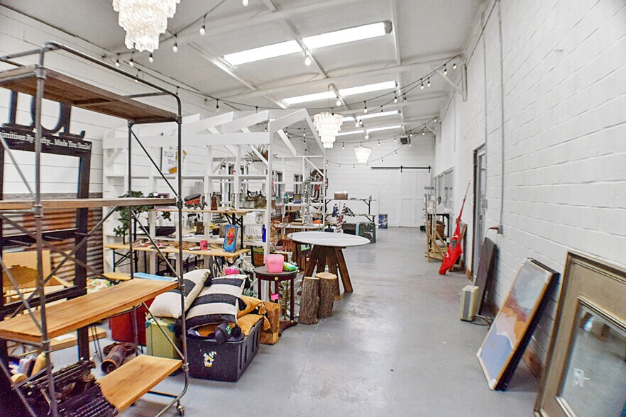 More Photos Of 1002 Main St, Friona Storefront For Sale