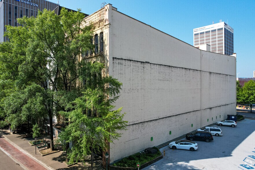 More Photos Of 619 Market St, Chattanooga Office For Sale