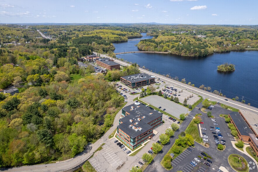 More Photos Of 144 Turnpike Rd, Southborough Office For Lease