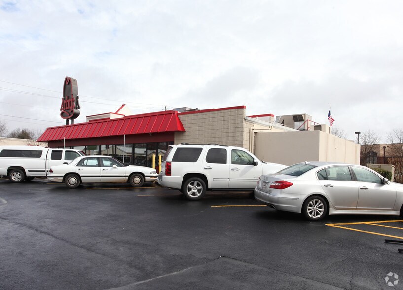 More Photos Of 634 Shallowford Rd, Gainesville Fast Food For Lease