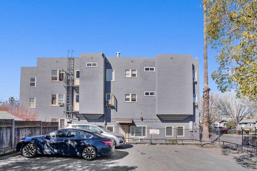 More Photos Of 25-45 W 10th St, Pittsburg Apartments For Sale