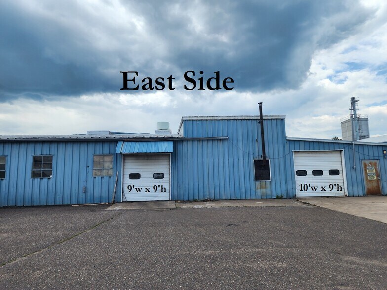 More Photos Of 1690 Elm St, Cumberland Service For Sale