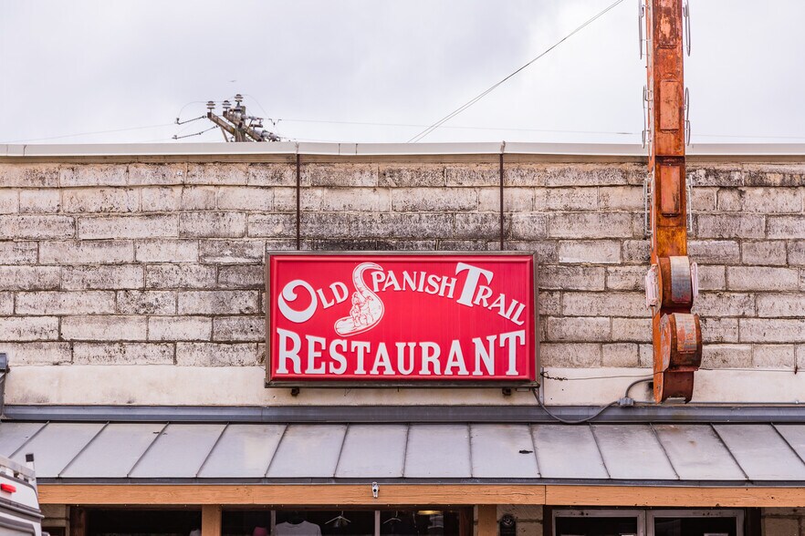 More Photos Of 311 Main St, Bandera Restaurant For Sale