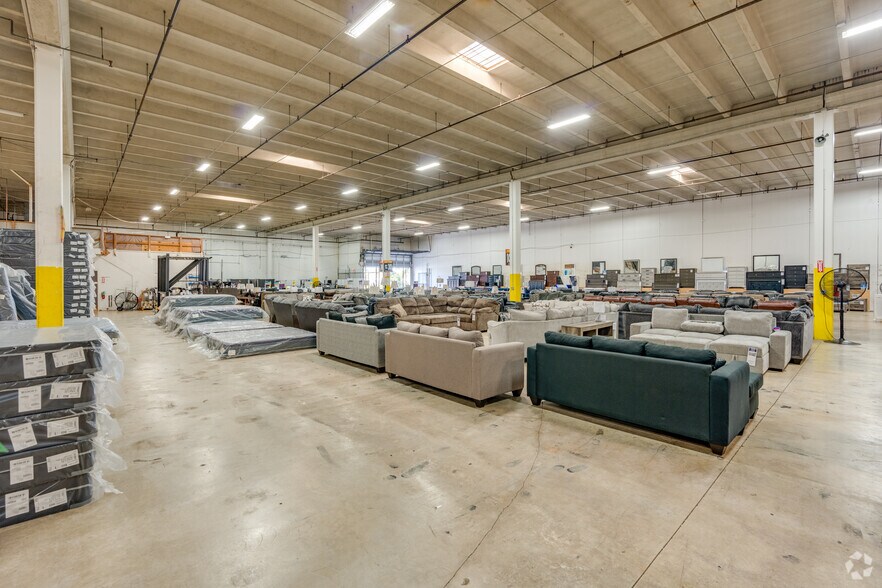 More Photos Of 5240-5260 NW 167th St, Miami Gardens Warehouse For Lease