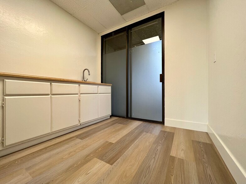 More Photos Of 5320 Carpinteria Ave, Carpinteria Office For Lease