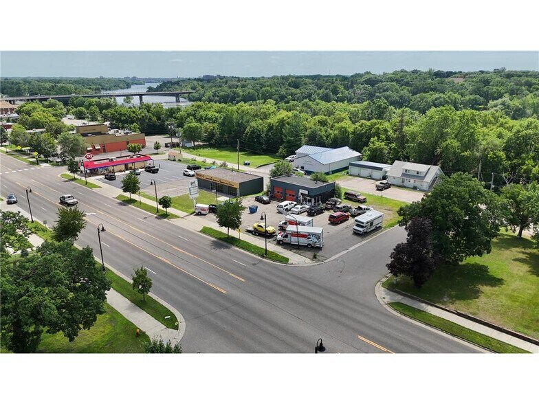 More Photos Of 519 Benton Dr, Sauk Rapids Service Station For Sale