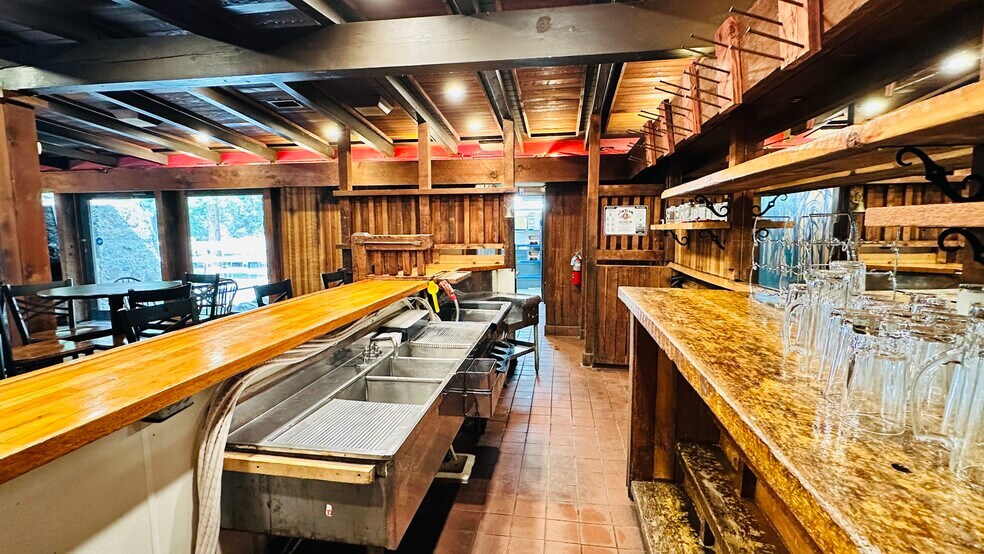 More Photos Of 54905 N Circle Dr, Idyllwild-Pine Cove Restaurant For Sale