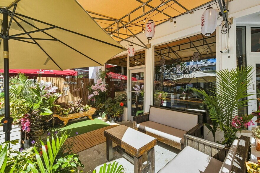 More Photos Of 529-533 Lincoln Rd, Miami Beach Storefront For Lease