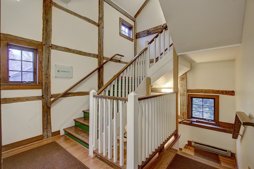 More Photos Of 14135 N Cedarburg Rd, Mequon Office For Lease