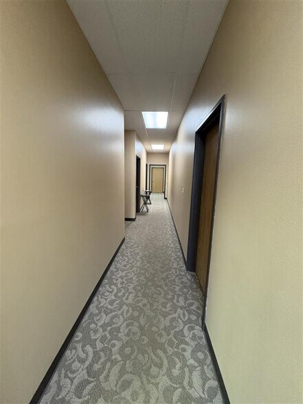 More Photos Of 3710-3718 S Westport Ave, Sioux Falls Office For Lease