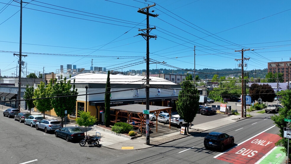 Primary Photo Of 940 SE Madison St, Portland Restaurant For Lease