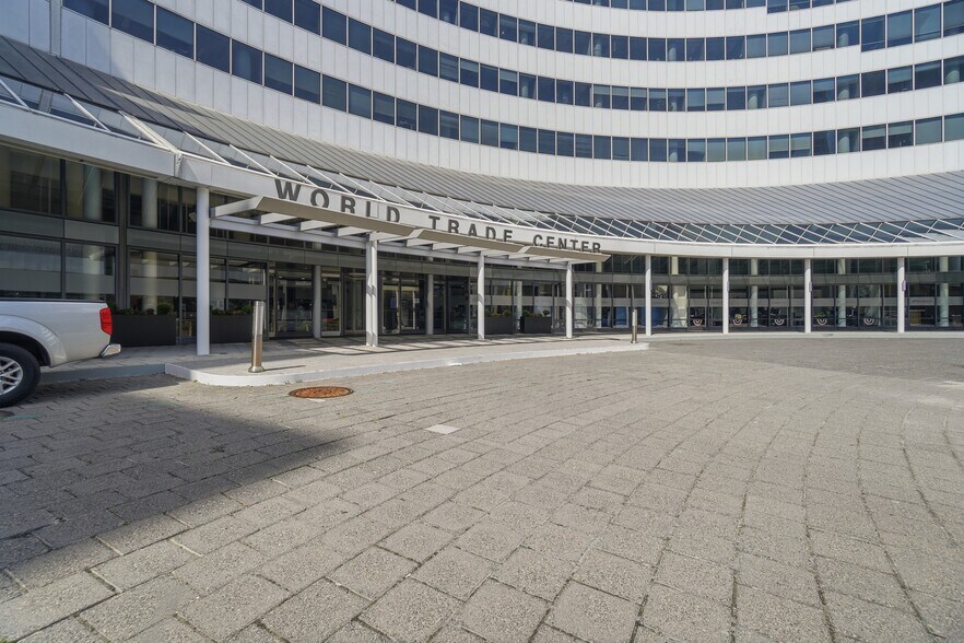 More Photos Of 101 W Main St, Norfolk Office For Lease
