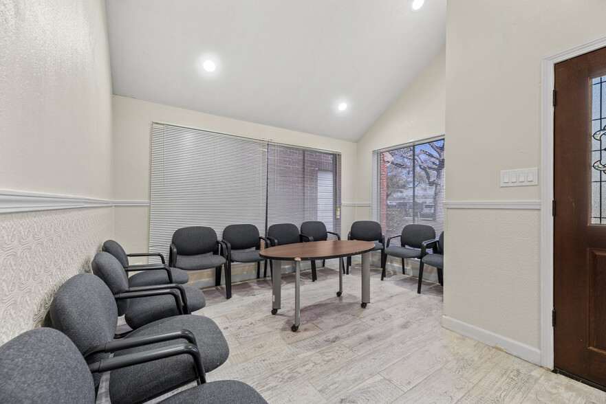 More Photos Of 11111 Jones Rd, Houston Medical For Sale