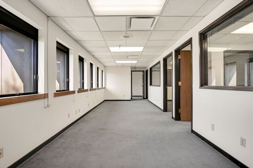 More Photos Of 10116 36th Avenue Ct SW, Lakewood Office For Lease