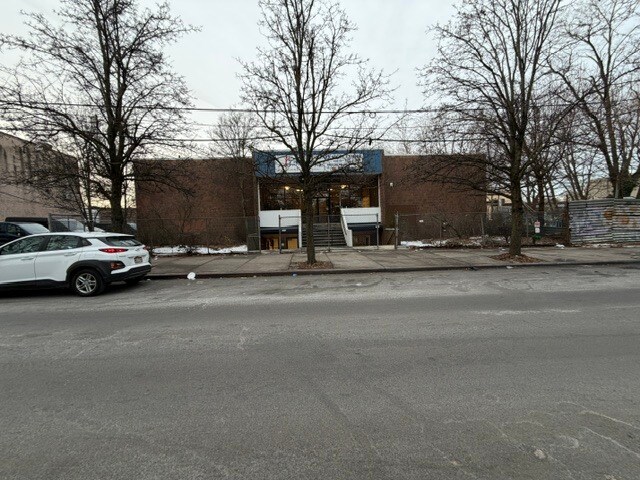 Primary Photo Of 450 19th St, Brooklyn Specialty For Sale