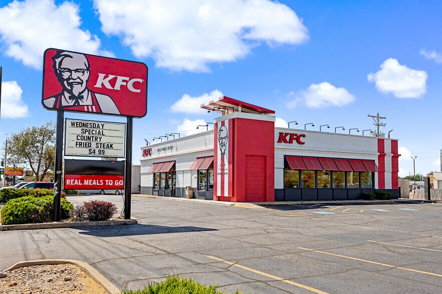 Primary Photo Of 2347 S Seneca St, Wichita Fast Food For Sale