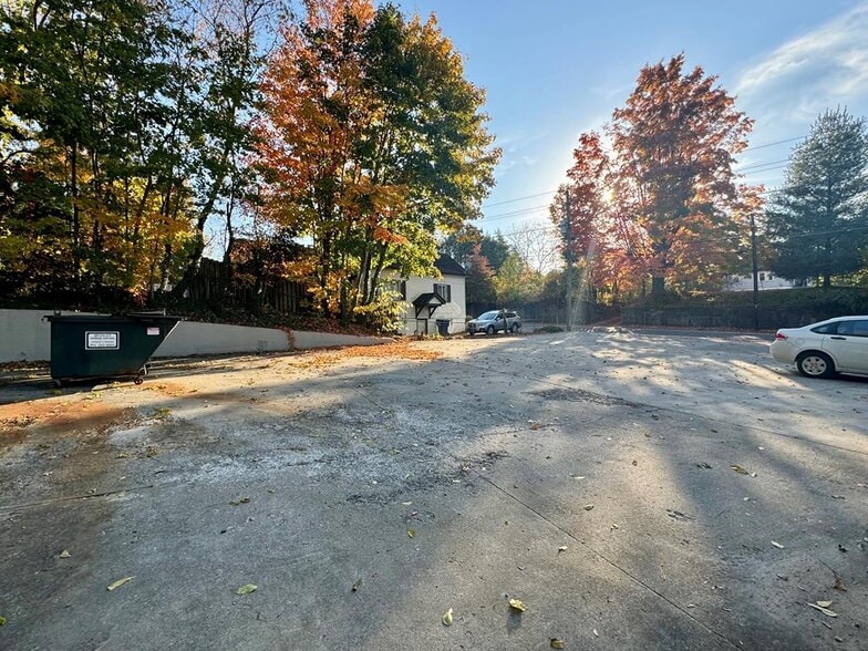 More Photos Of 715 N Kanawha St, Beckley Freestanding For Lease