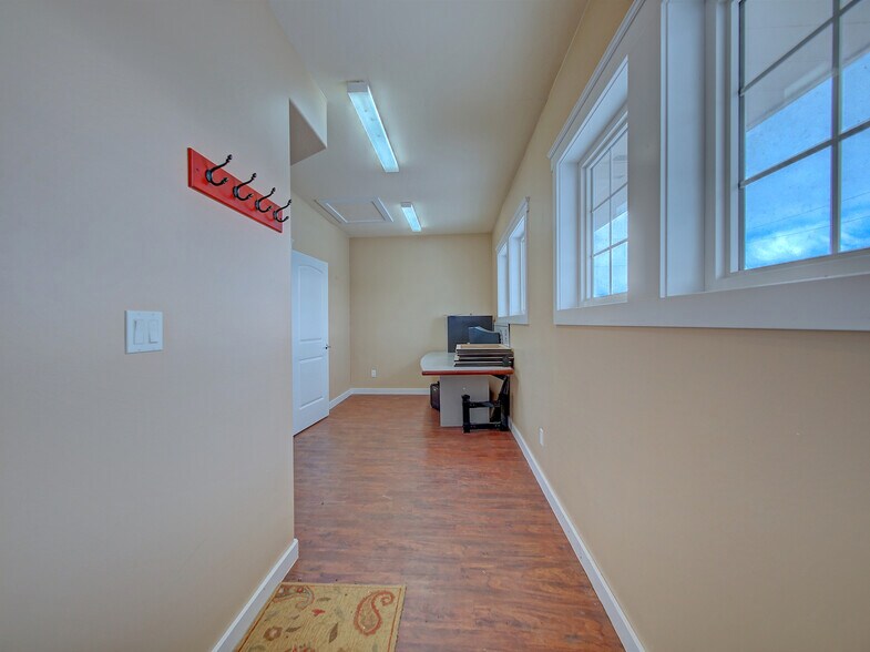 More Photos Of 5015 50 St, Chipman General Retail For Sale