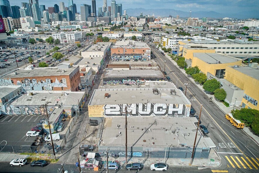 More Photos Of 1977 S Los Angeles St, Los Angeles Distribution For Sale