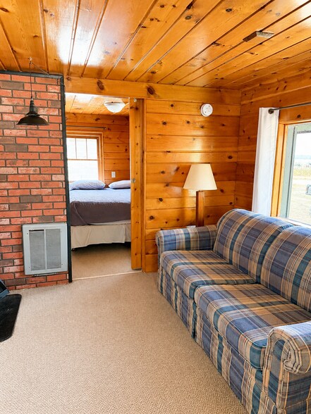 More Photos Of W17461 Norton Rd, Gould City Hotel For Sale