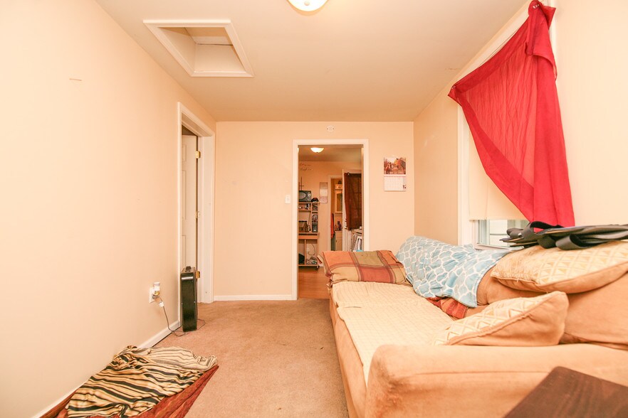 More Photos Of 2102 S Lehigh Ave, Whitehall Apartments For Sale