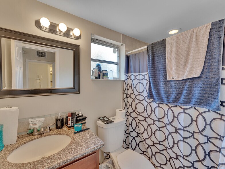 More Photos Of 1916 SW 11th St, Fort Lauderdale Apartments For Sale