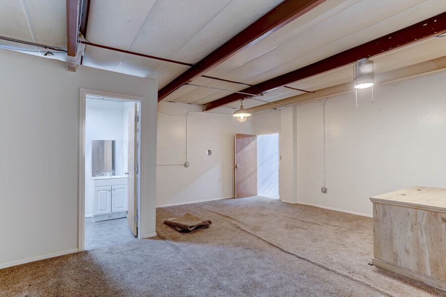 More Photos Of 1210 S El Paso St, Colorado Springs Warehouse For Lease