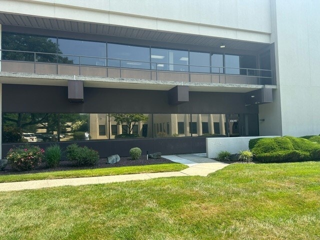 More Photos Of 400 Airport Executive Park, Nanuet Light Manufacturing For Lease