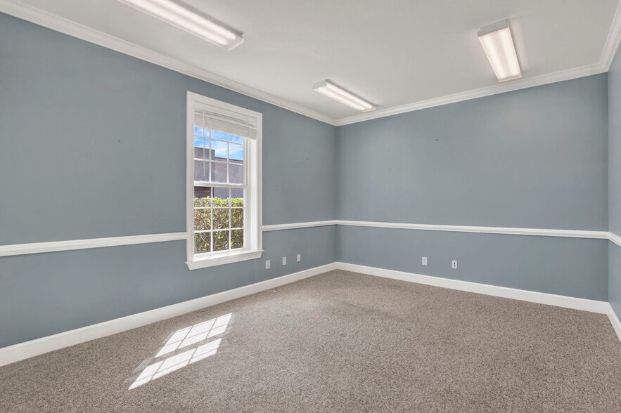 More Photos Of 9100 White Bluff Rd, Savannah Office For Sale