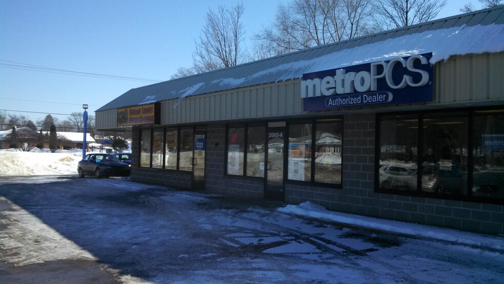 Primary Photo Of 2085 E Apple Ave, Muskegon Storefront For Lease