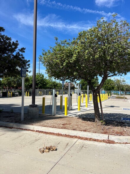 More Photos Of 115 N Del Rosa Dr, San Bernardino Warehouse For Lease