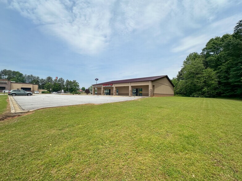 More Photos Of 142 Hampton Ct, Commerce Rehabilitation Center For Sale