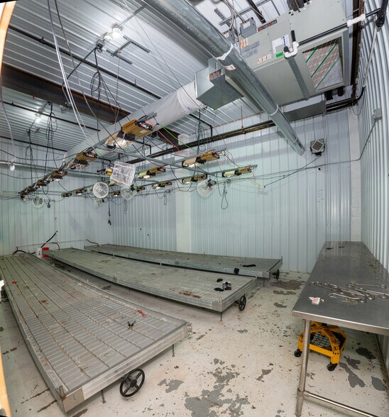 More Photos Of 106 E Smith St, Iron Mountain Distribution For Sale