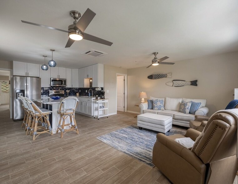More Photos Of 2960 Oleander St, Saint James City Hotel For Sale
